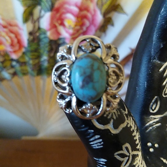 Sarah Coventry 🌻 - Picture 5 of 5